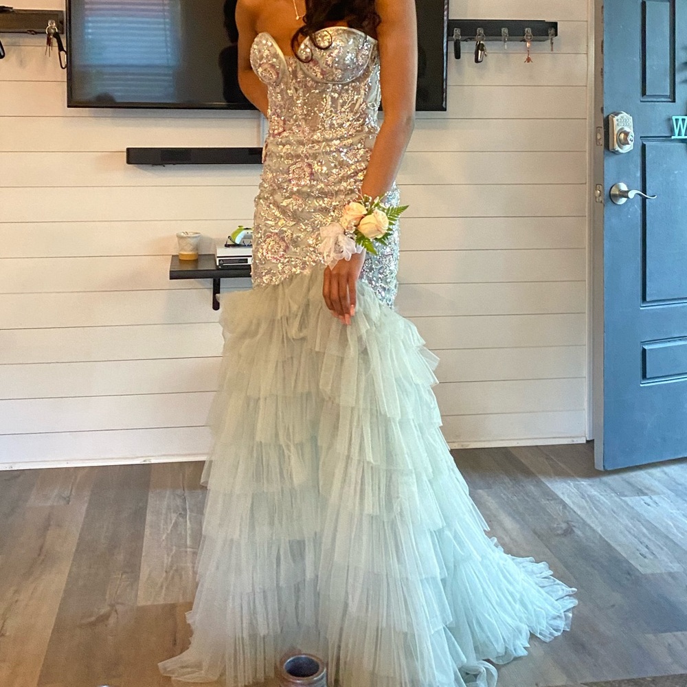 Ella Grace Exclusive Collection
Prom Dress From Poffiegirls